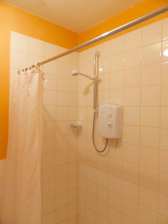 Hotel Dinara Birmingham Bilik gambar