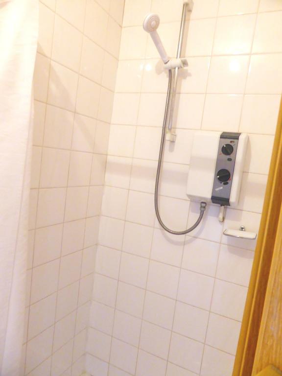 Hotel Dinara Birmingham Bilik gambar